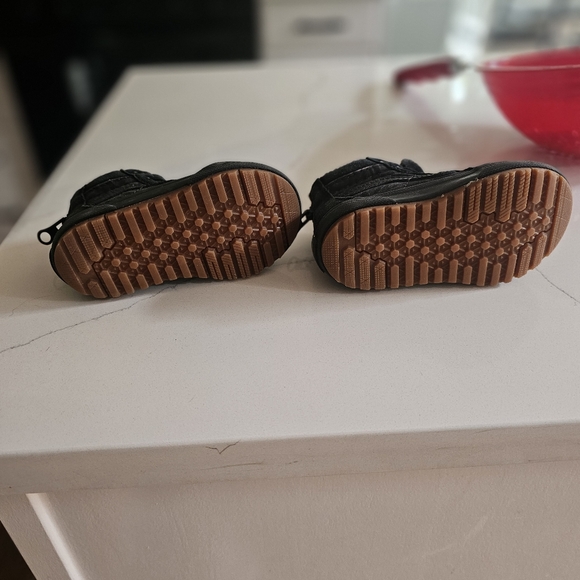 MTE vans toddler shoes - Picture 3 of 5